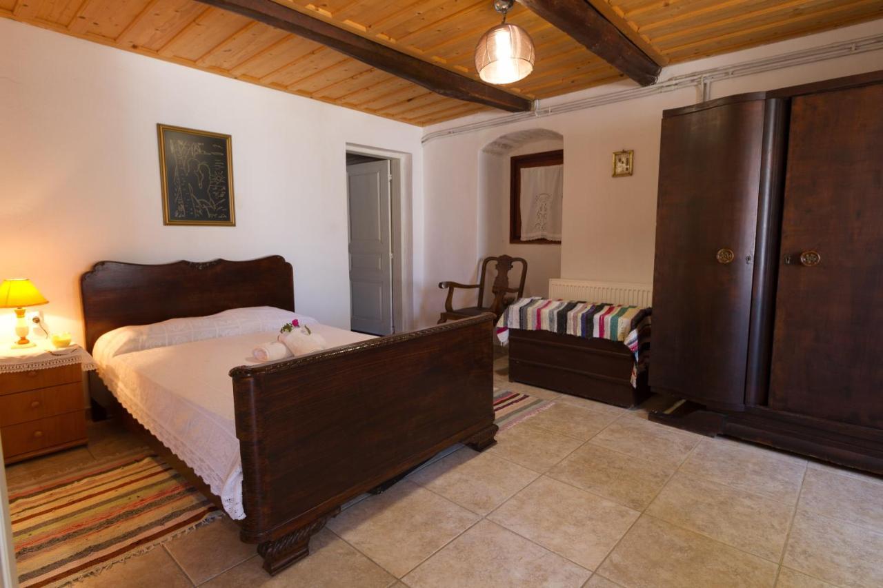 The Old House - Wood & Stone Villa Evreti Exterior photo