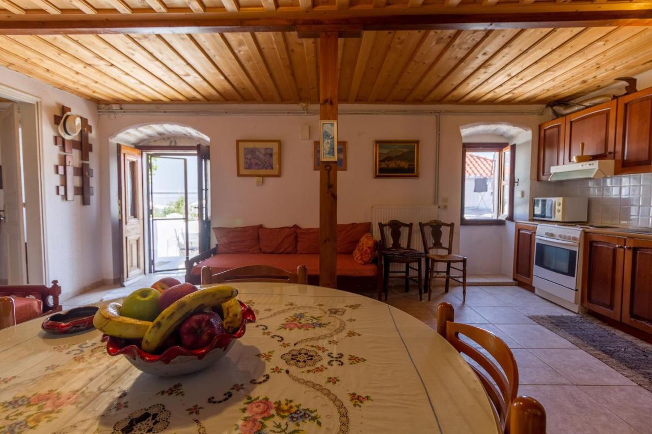 The Old House - Wood & Stone Villa Evreti Exterior photo